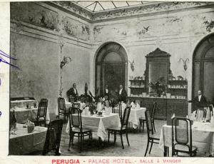 palazzo cesaroni sala pranzo.jpg